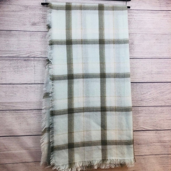 Gertex Scarf Women's One Size OS Light Pink Sage Green Soft Lightweight EUC - Picture 1 of 4